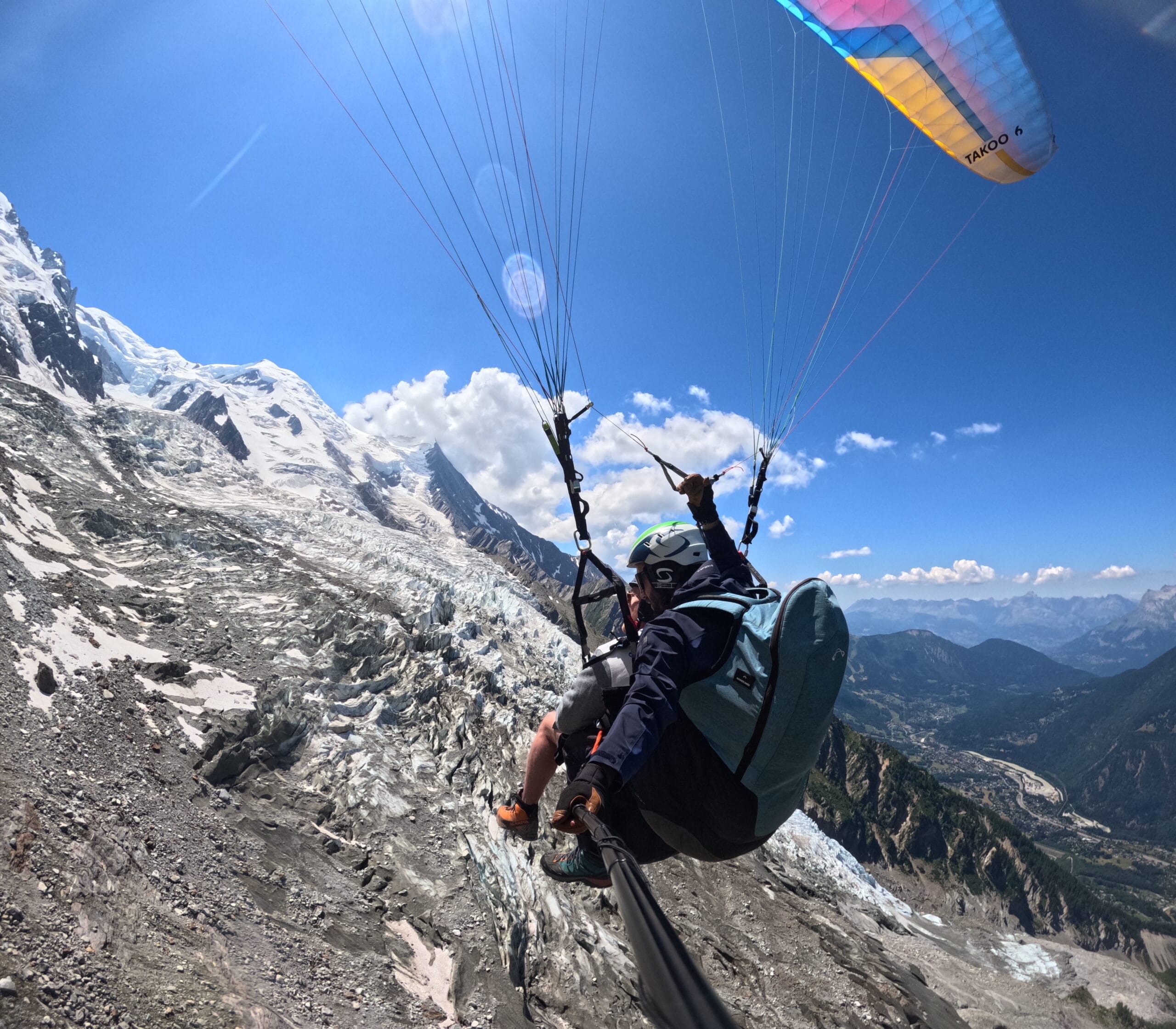 Paragliding-glacier-des-bossons.JPG Paragliding above the Bossons glacier